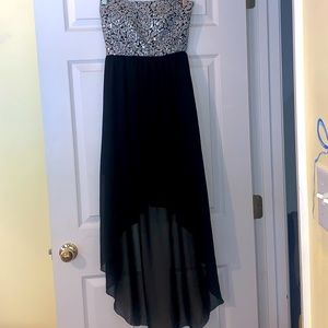 Junior Strapless Dress